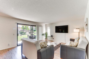 Cathedral City Condo Close to Golf and Hiking!